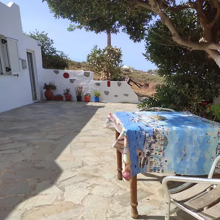 Sarakiniko House *
